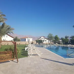 Luxury Royal Family With Pool דירה